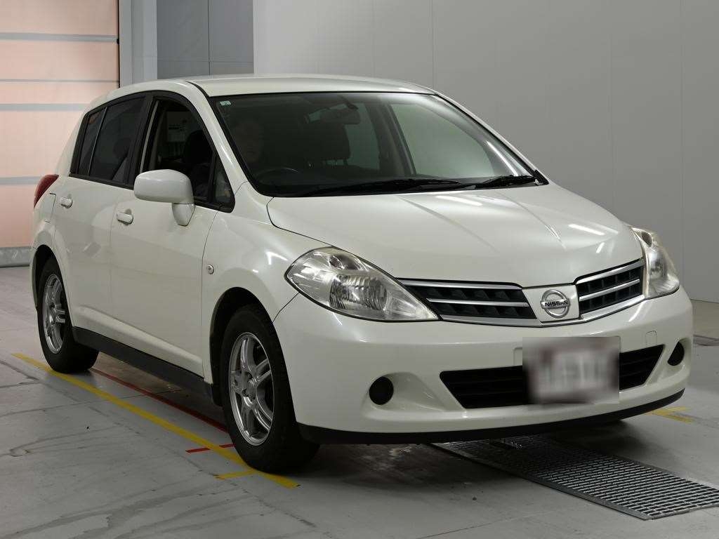 NISSAN TIIDA