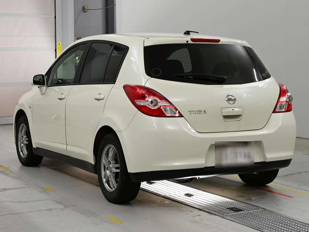 NISSAN TIIDA