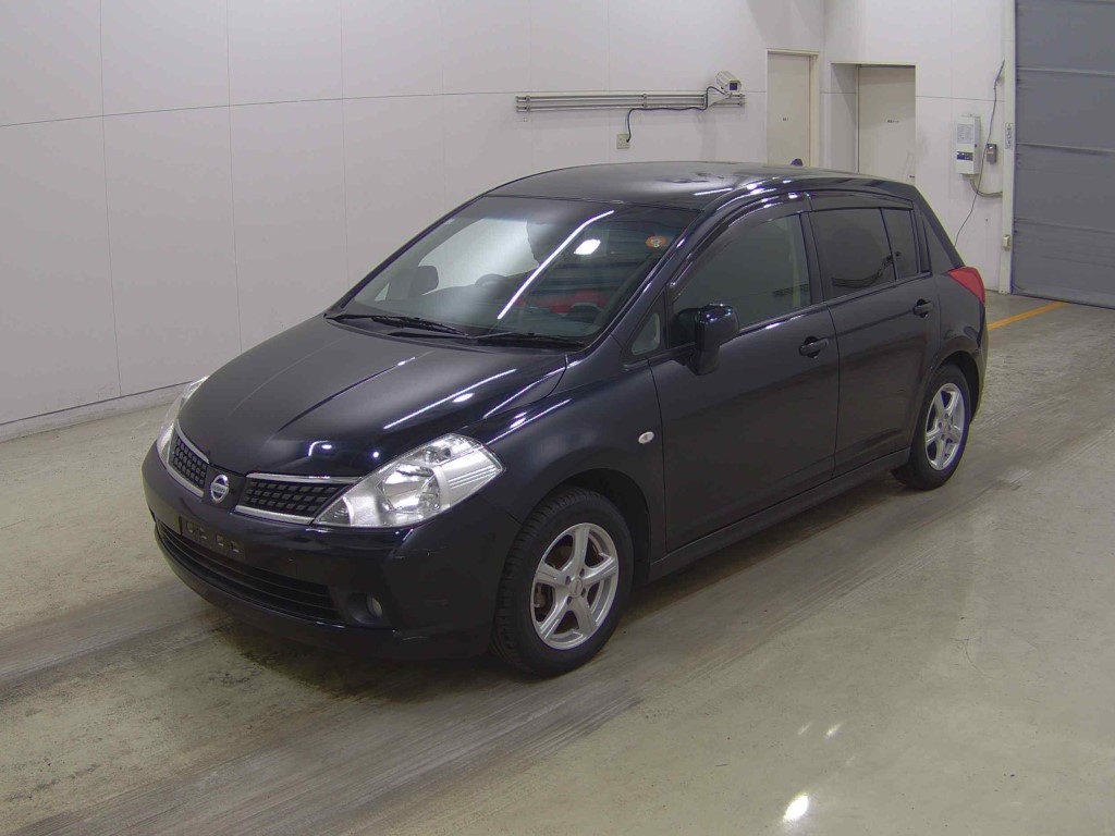 NISSAN TIIDA