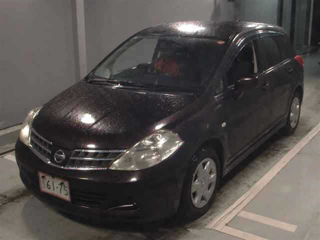 NISSAN TIIDA