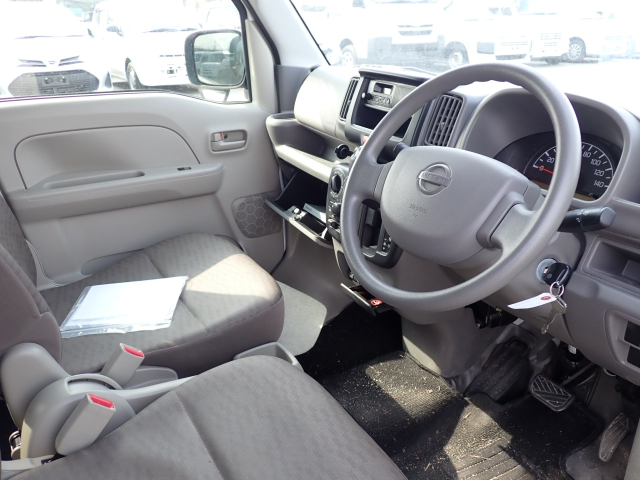 NISSAN NV100 CLIPPER