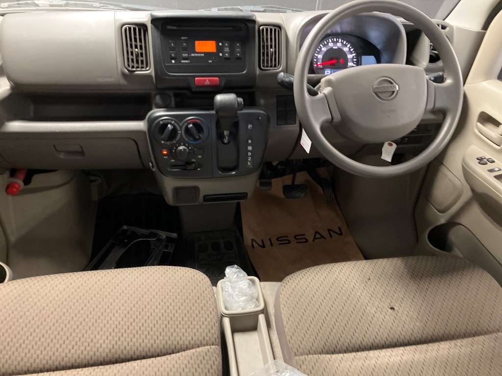 NISSAN NV100 CLIPPER