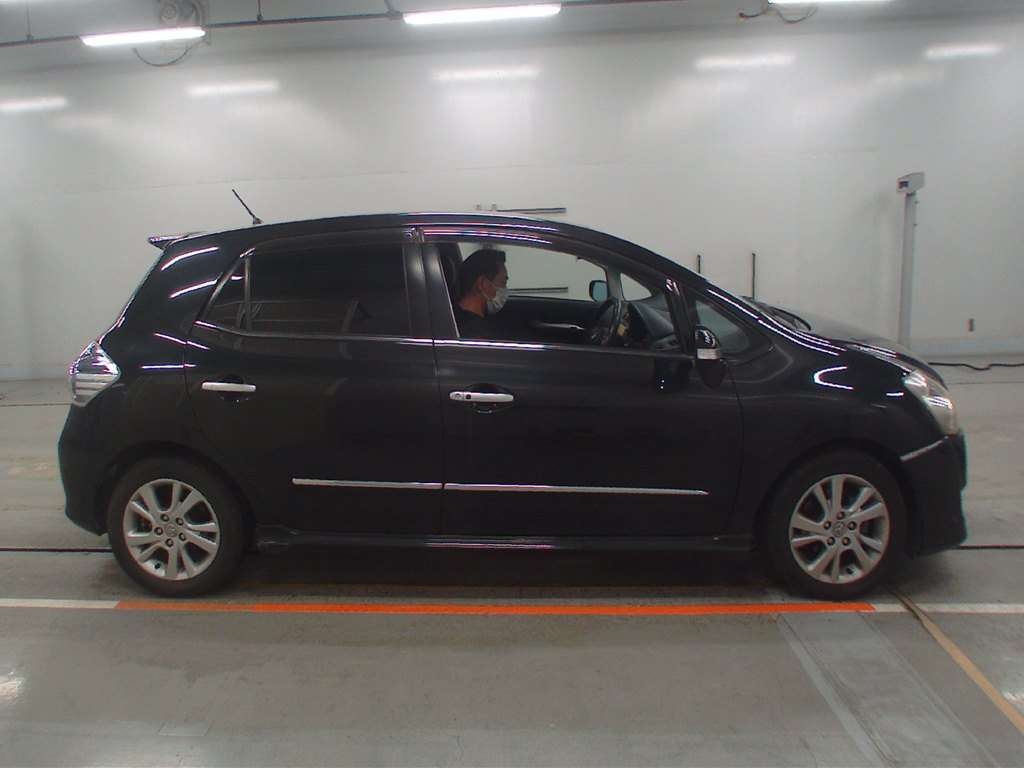 TOYOTA BLADE