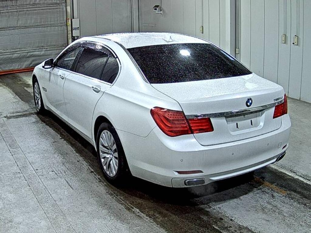 BMW 7-SERIES