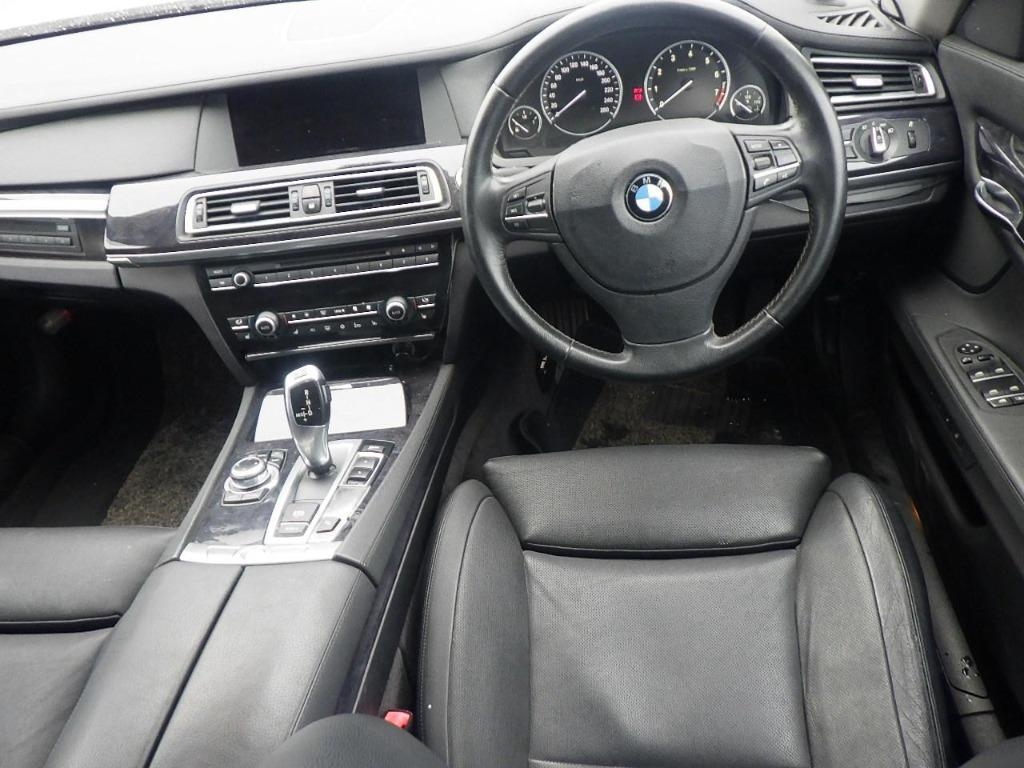 BMW 7-SERIES