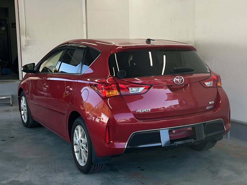 TOYOTA AURIS
