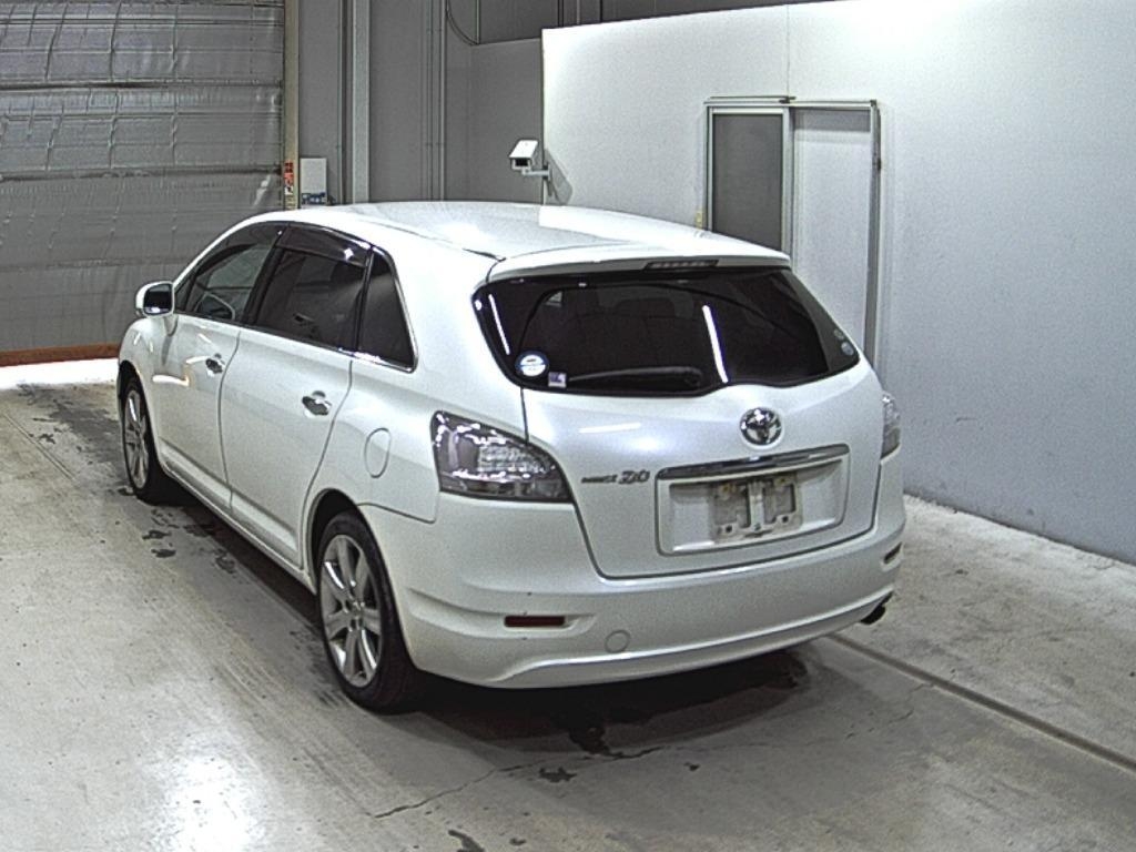 TOYOTA MARK X ZIO
