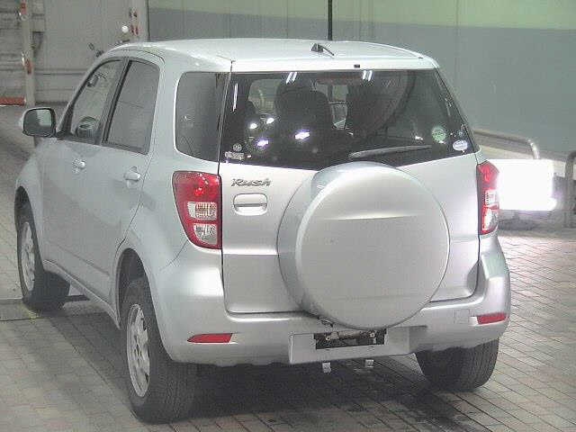 TOYOTA RUSH