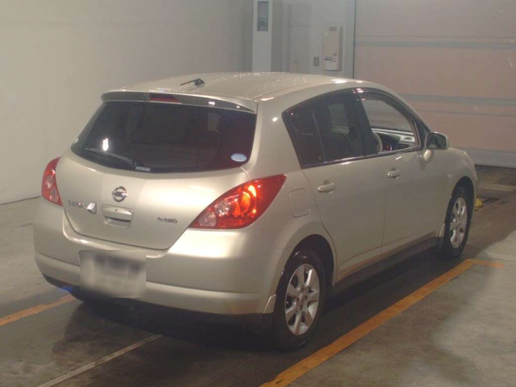 NISSAN TIIDA