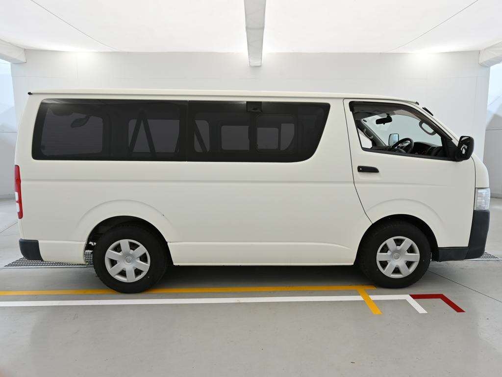 TOYOTA REGIUS ACE