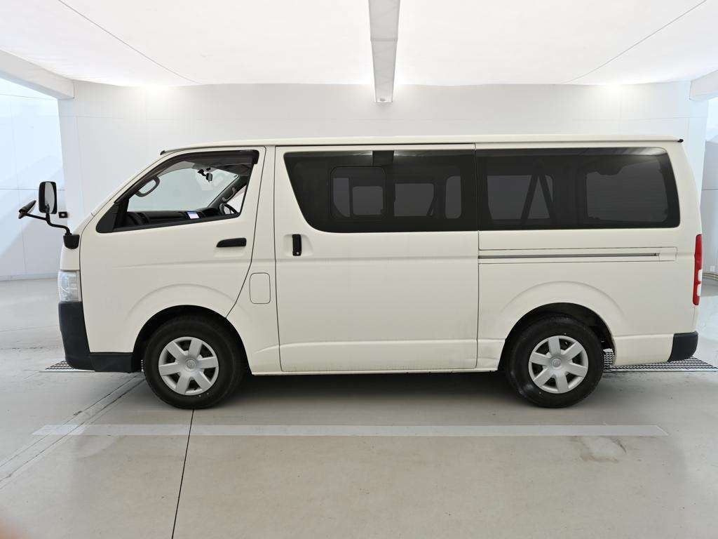 TOYOTA REGIUS ACE