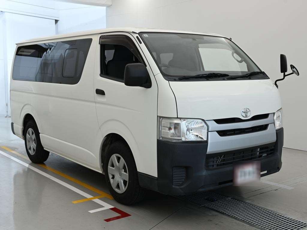 TOYOTA REGIUS ACE