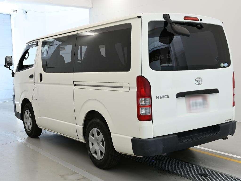 TOYOTA REGIUS ACE