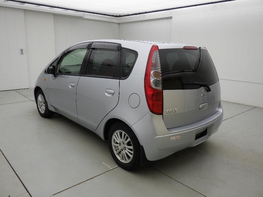 MITSUBISHI COLT