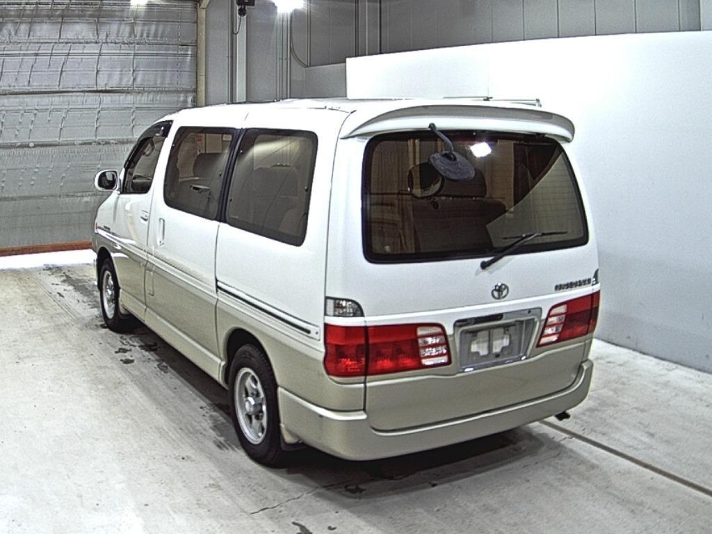 TOYOTA GRAND HIACE