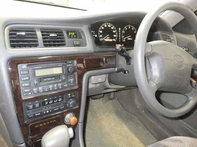 TOYOTA CRESTA
