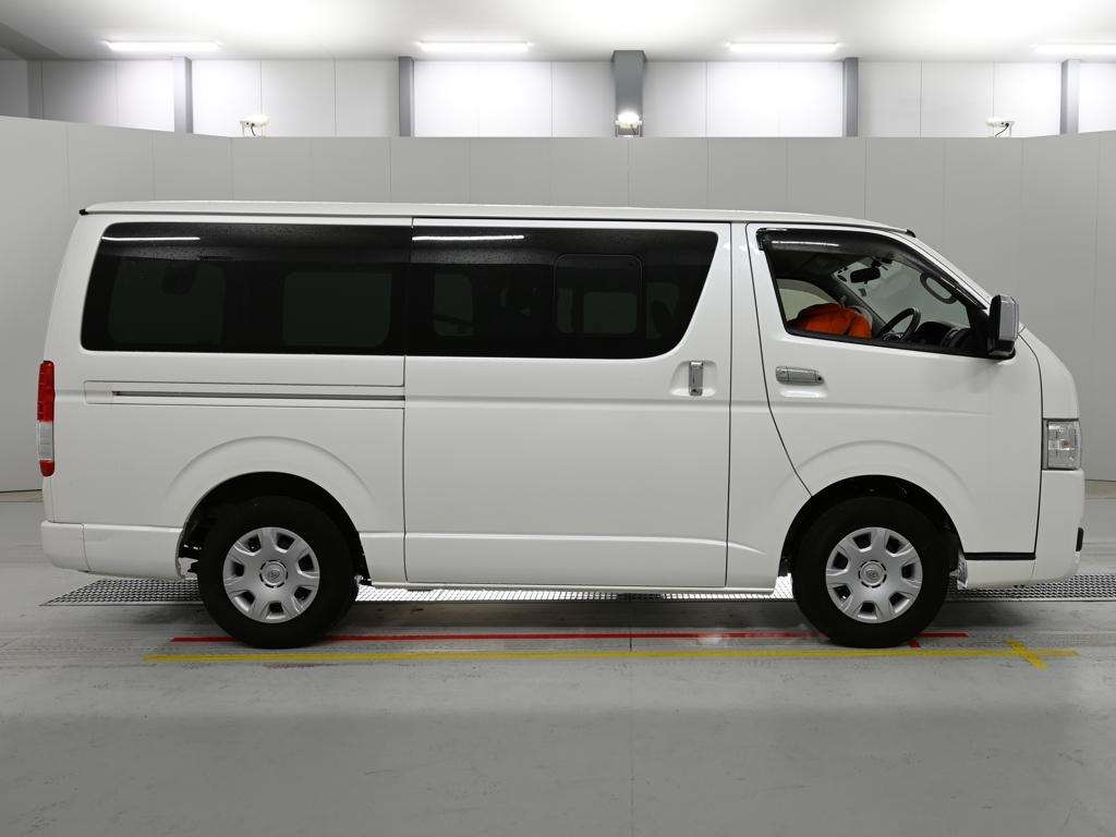 TOYOTA REGIUS ACE
