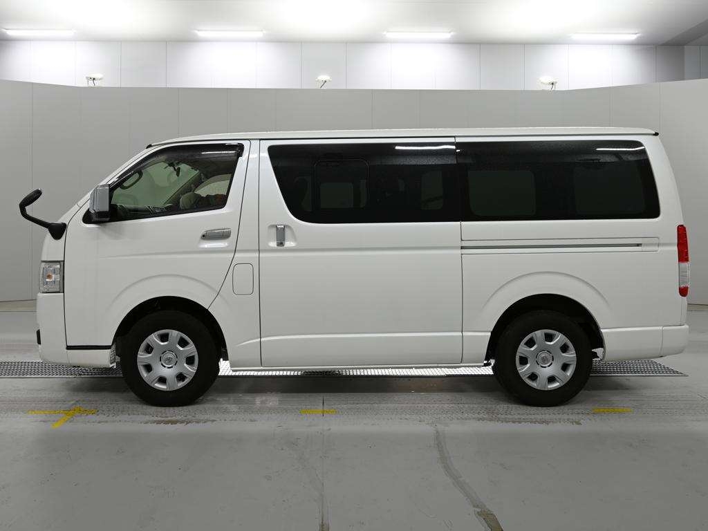 TOYOTA REGIUS ACE