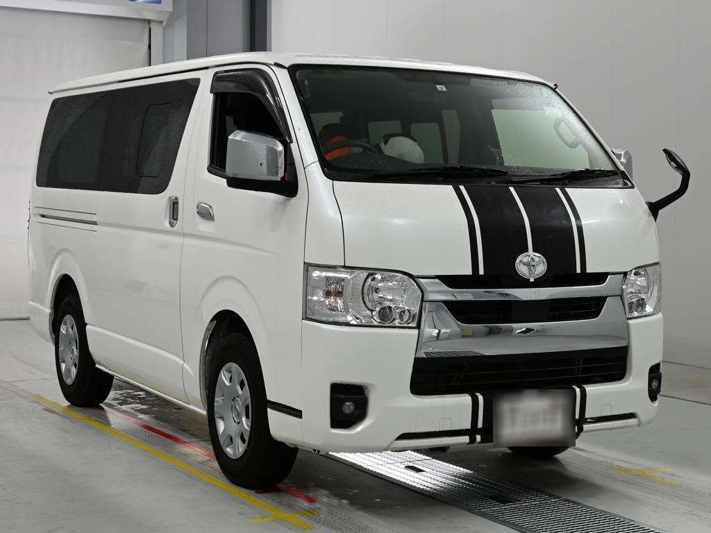 TOYOTA REGIUS ACE
