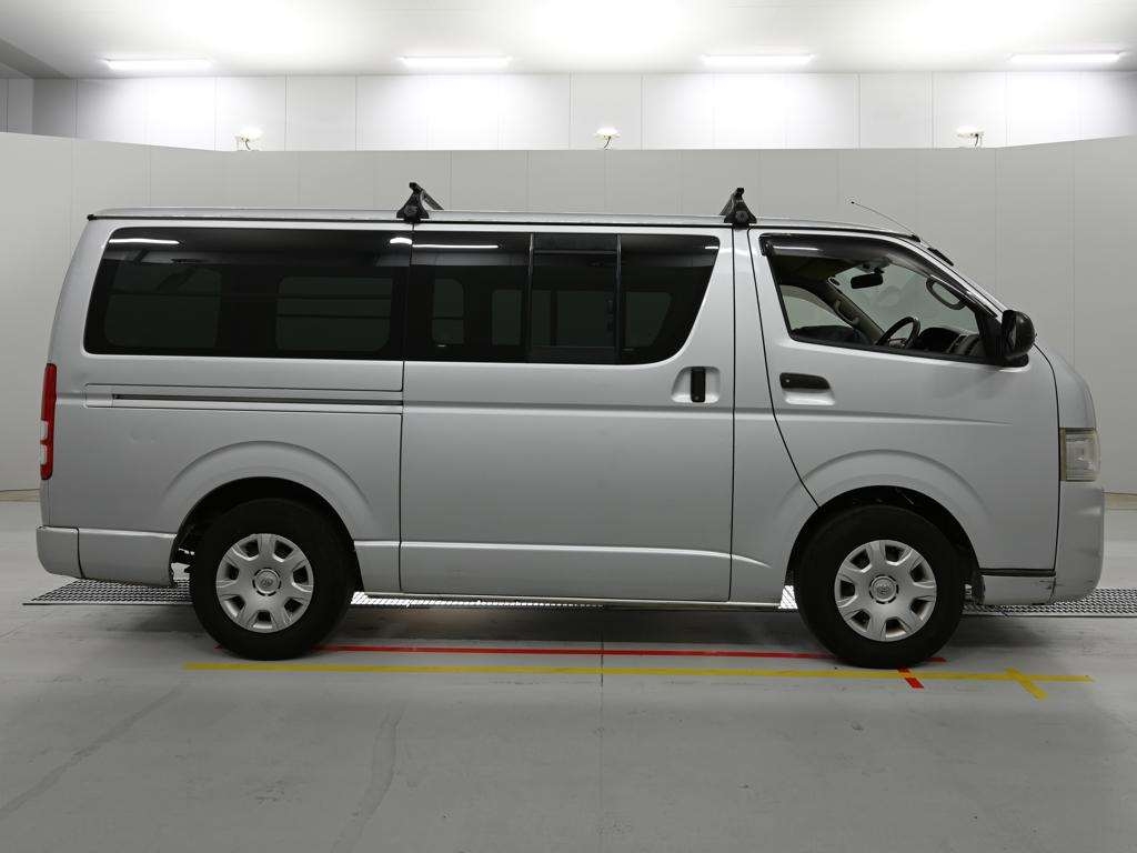 TOYOTA REGIUS ACE