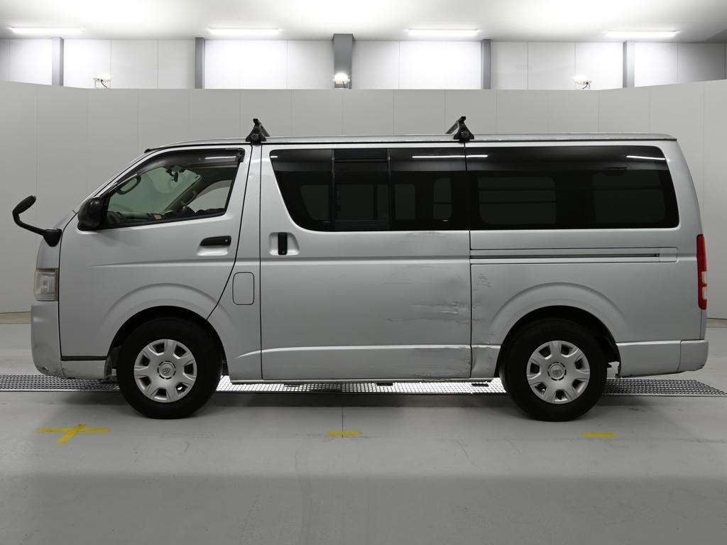 TOYOTA REGIUS ACE