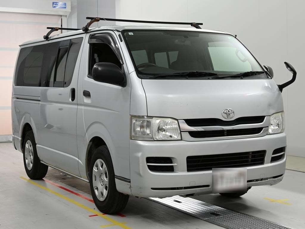 TOYOTA REGIUS ACE