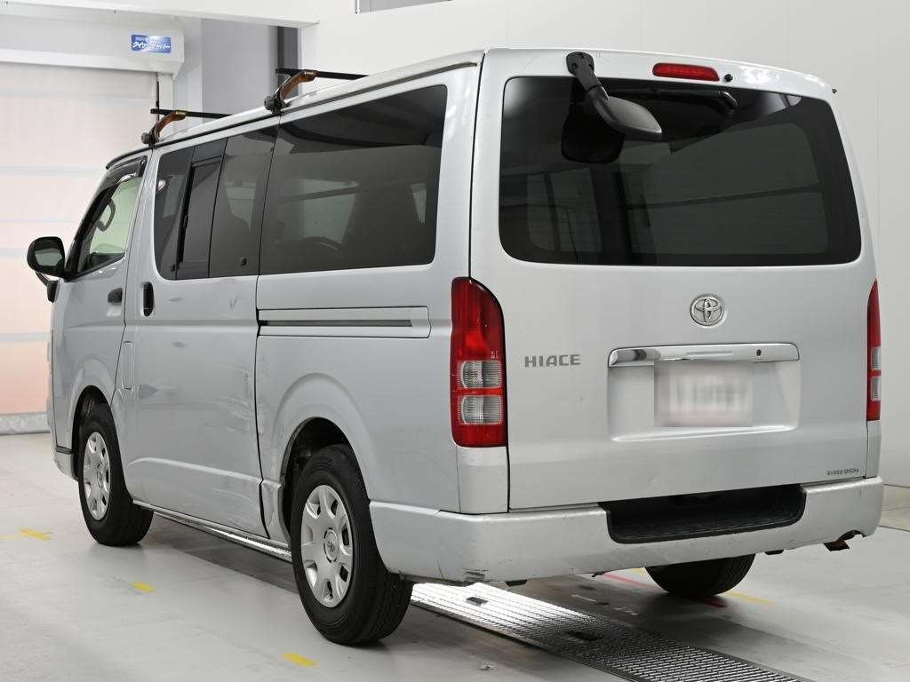 TOYOTA REGIUS ACE