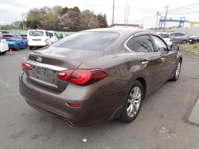 NISSAN FUGA