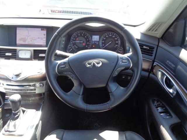 NISSAN FUGA
