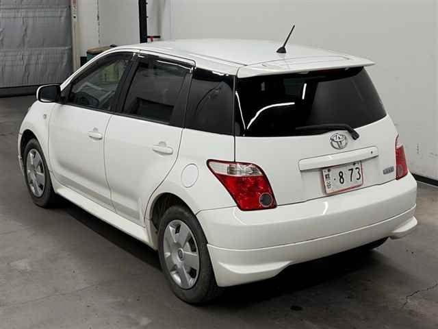 TOYOTA IST