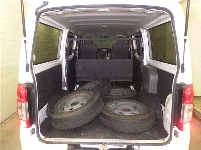 NISSAN NV350 CARAVAN