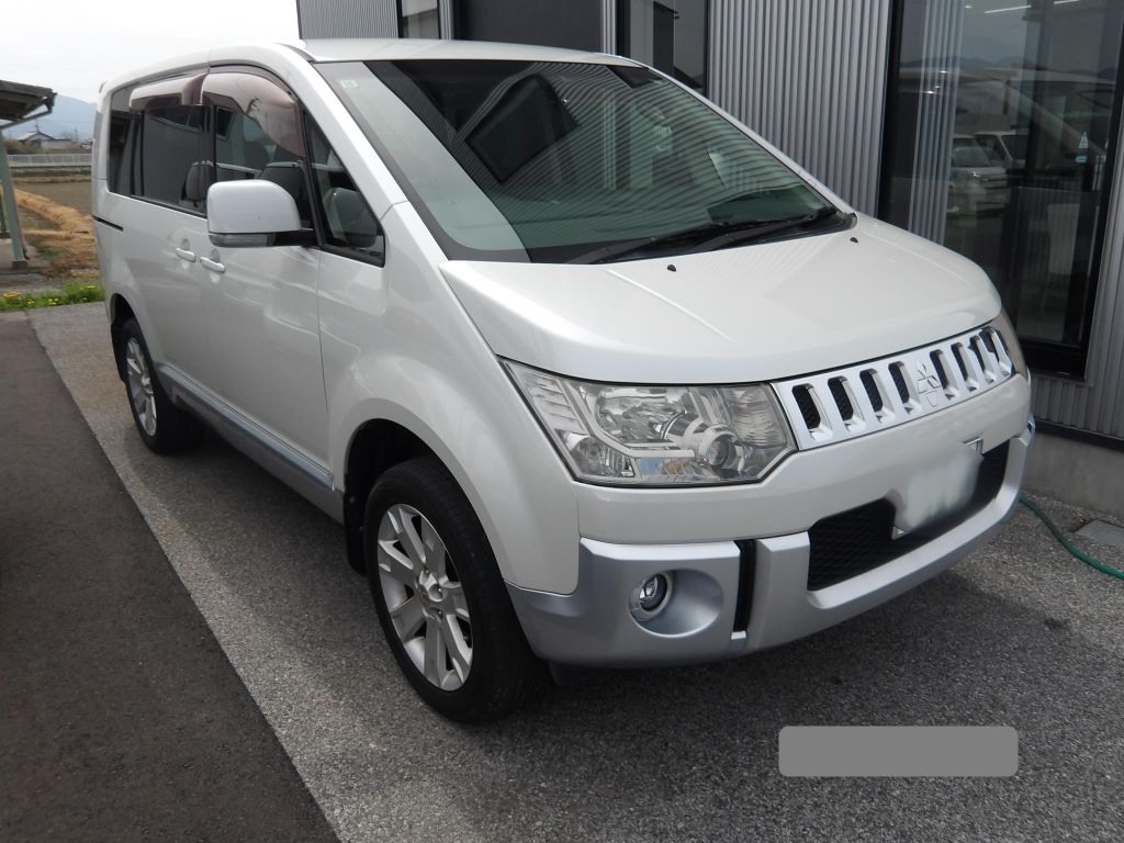 MITSUBISHI DELICA D:5