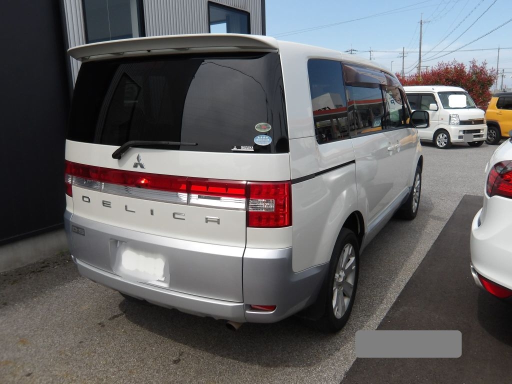 MITSUBISHI DELICA D:5