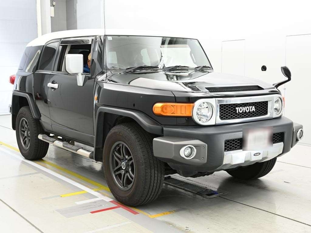 TOYOTA FJ CRUISER