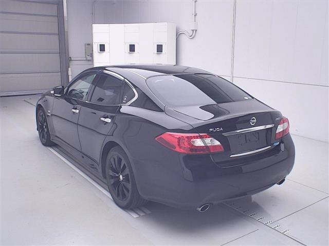 NISSAN FUGA