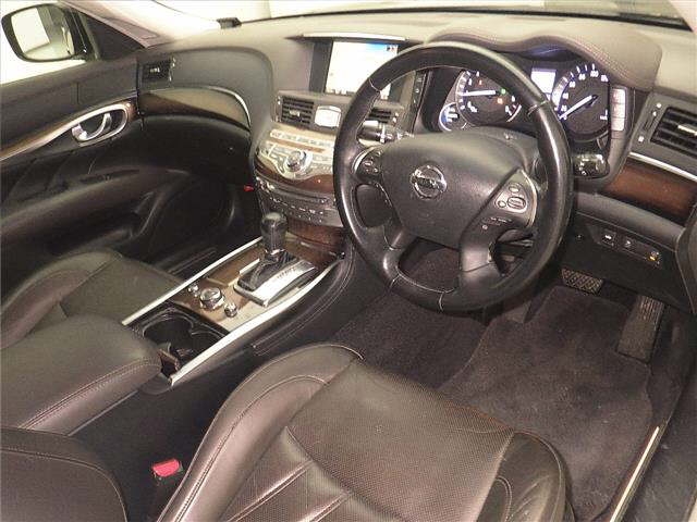 NISSAN FUGA