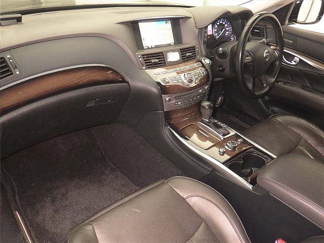 NISSAN FUGA