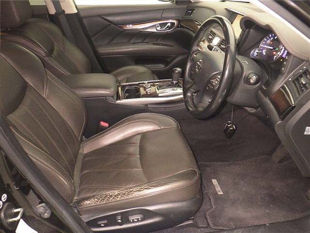 NISSAN FUGA