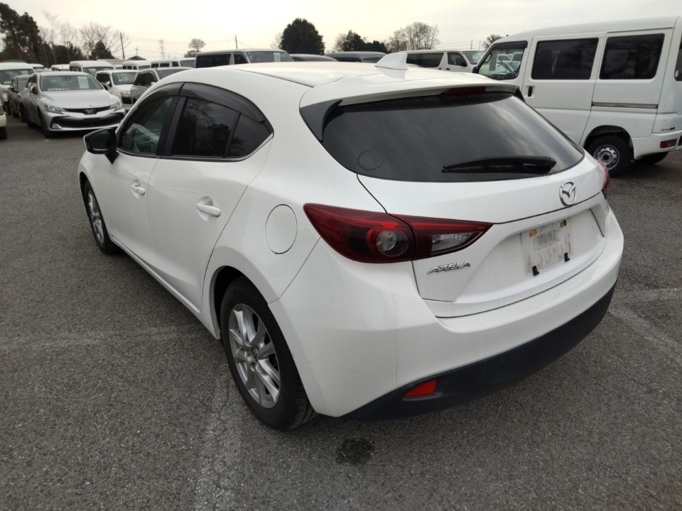 MAZDA AXELA