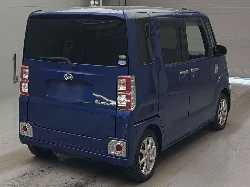 DAIHATSU WAKE