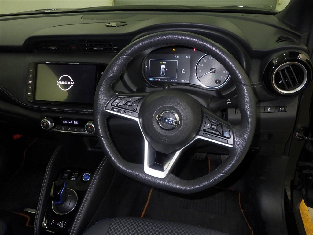NISSAN KICKS