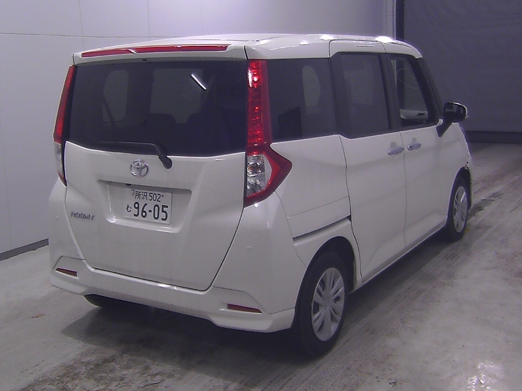 TOYOTA ROOMY