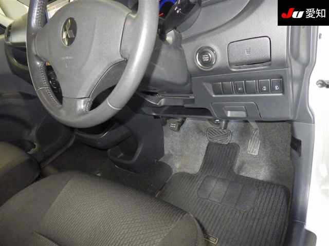 MITSUBISHI DELICA D:2