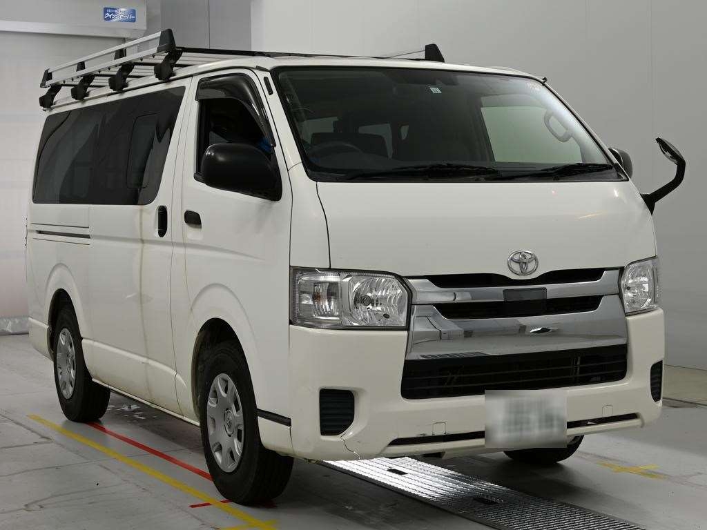 TOYOTA REGIUS ACE