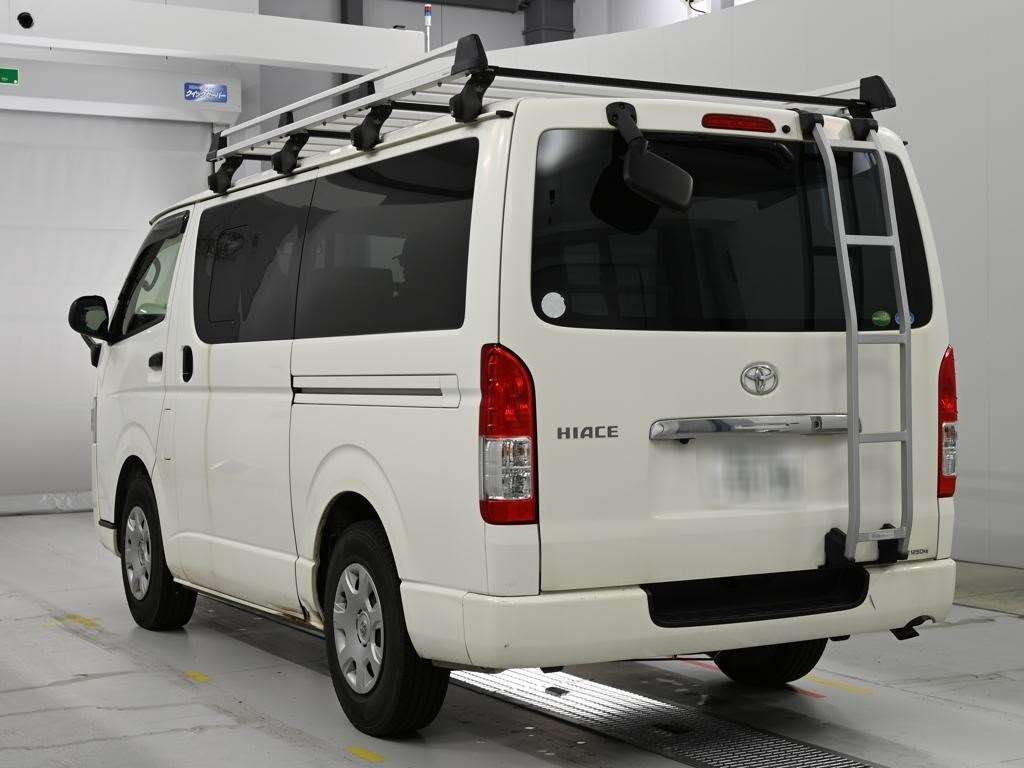 TOYOTA REGIUS ACE