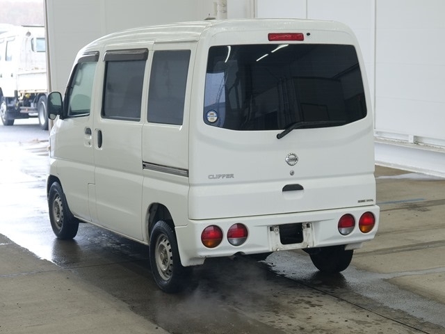 NISSAN CLIPPER