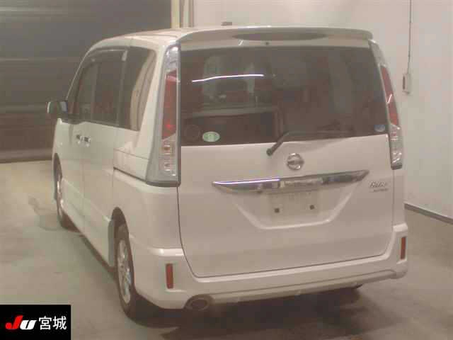 NISSAN SERENA