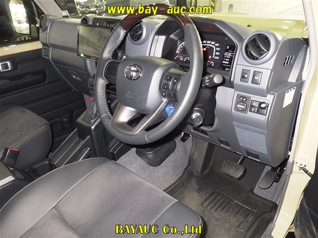 TOYOTA LAND CRUISER
