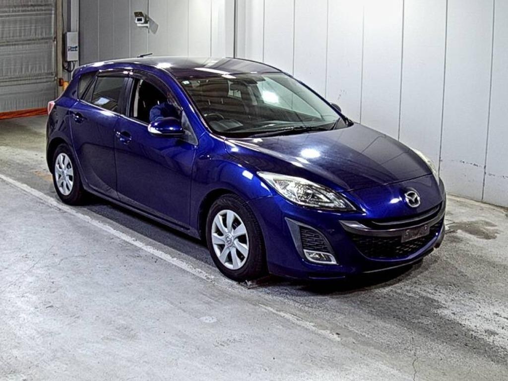MAZDA AXELA