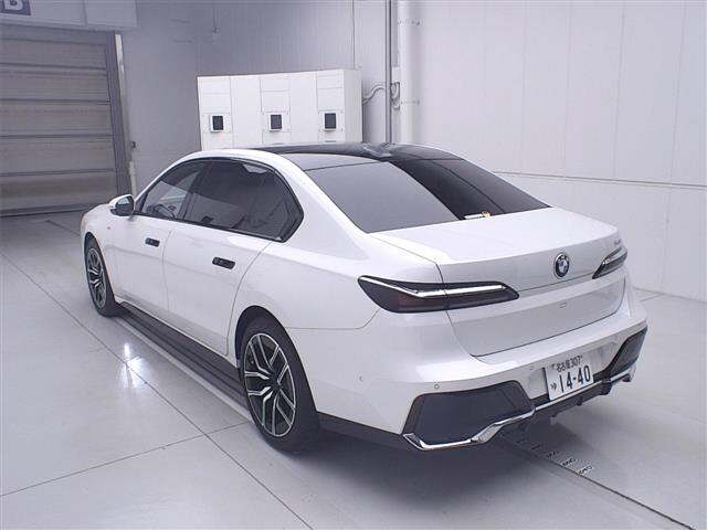 BMW 7-SERIES